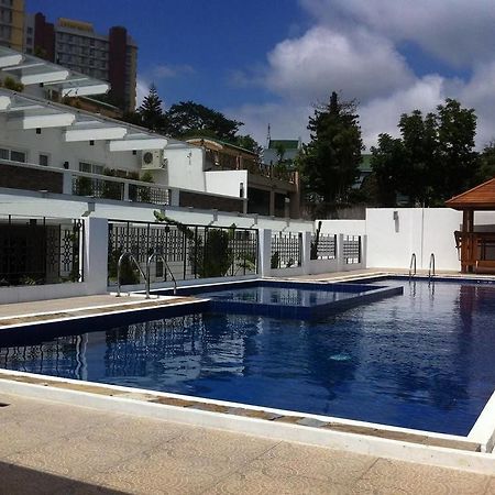 Vista Real Hotel Tagaytay City Extérieur photo