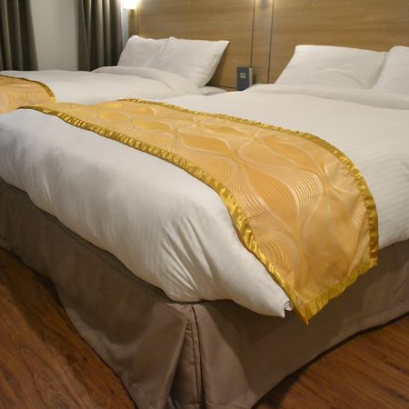 Vista Real Hotel Tagaytay City Extérieur photo