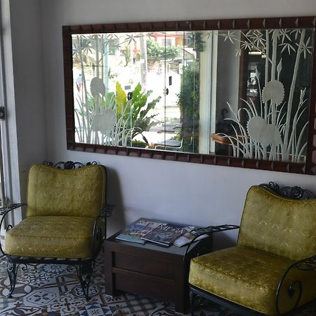 Vista Real Hotel Tagaytay City Extérieur photo