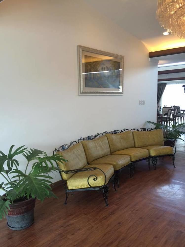 Vista Real Hotel Tagaytay City Extérieur photo