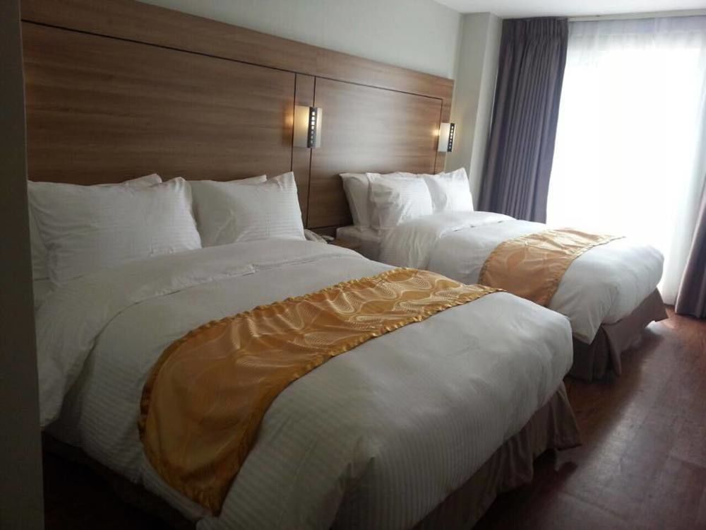 Vista Real Hotel Tagaytay City Extérieur photo