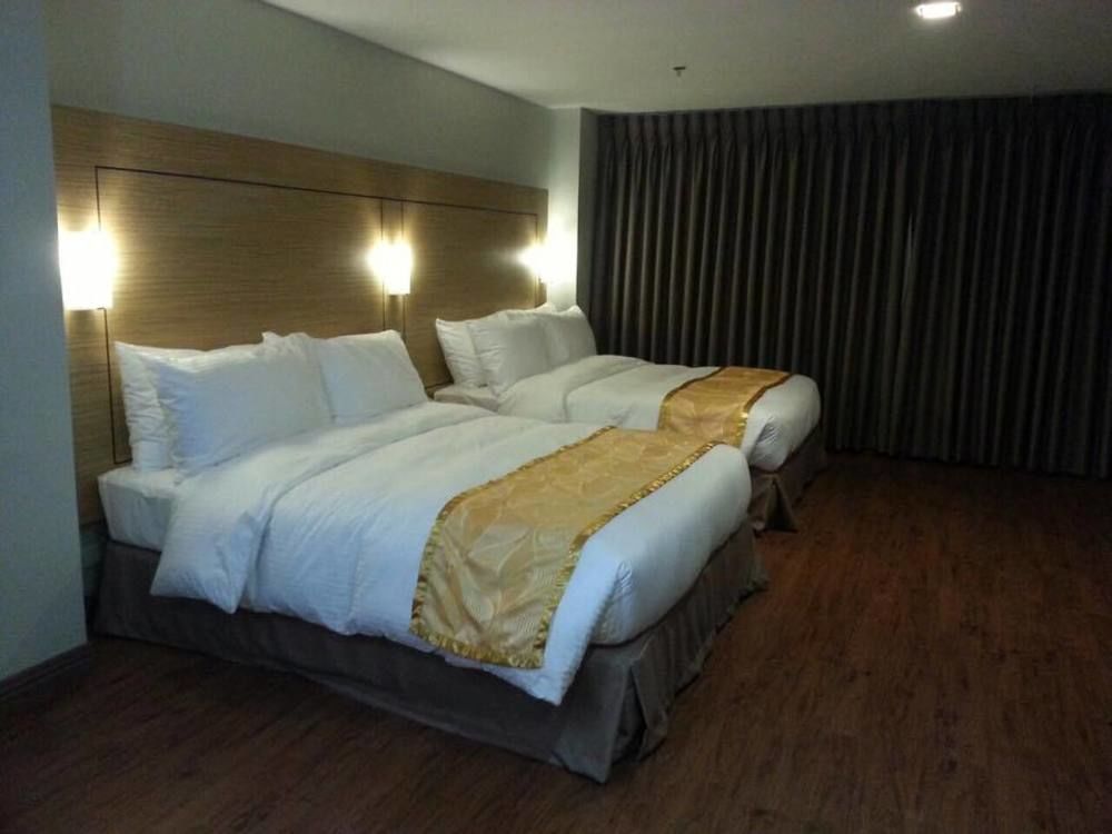 Vista Real Hotel Tagaytay City Extérieur photo