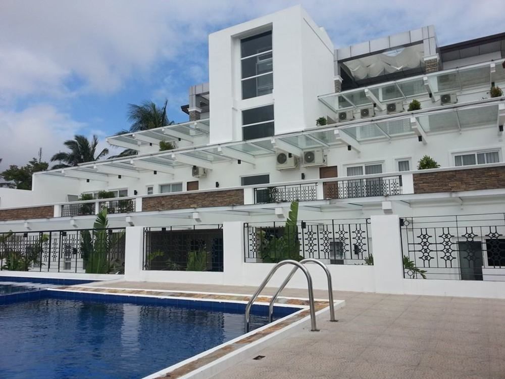 Vista Real Hotel Tagaytay City Extérieur photo