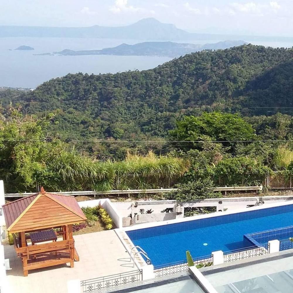 Vista Real Hotel Tagaytay City Extérieur photo