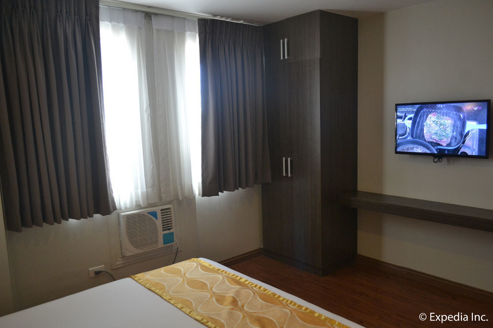 Vista Real Hotel Tagaytay City Extérieur photo